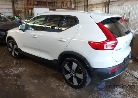 2019 Volvo Xc40 T5 Momentum/T5 R-Design from USA, damaged, VIN YV4162XZ6K2010524
